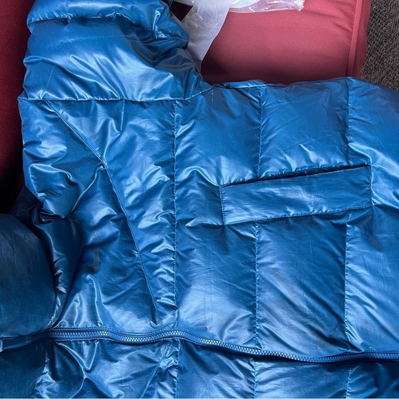 Nike Blue and Green Puffer Jacket Down-Fill Zip Loose Fit CU5813-460 - Picture 7 of 7